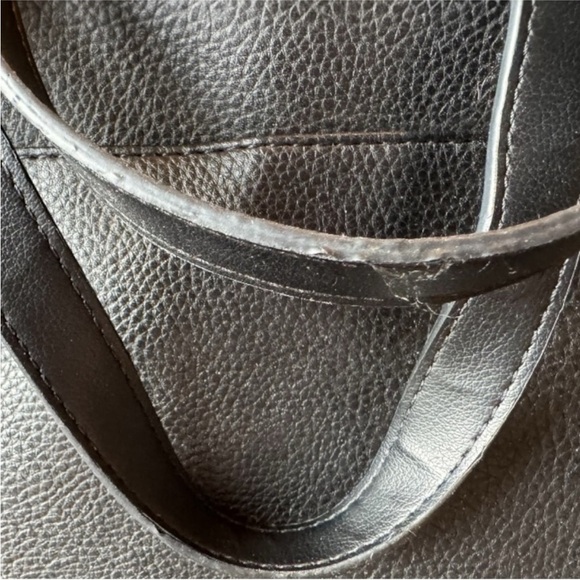 JUICY COUTURE Edgy Black Handbag Shoulder Bag Crossbody with Gold Chain Details - Picture 9 of 16